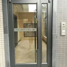  临朐县海磊门窗厂 主营 伸缩门 楼宇门 非标门